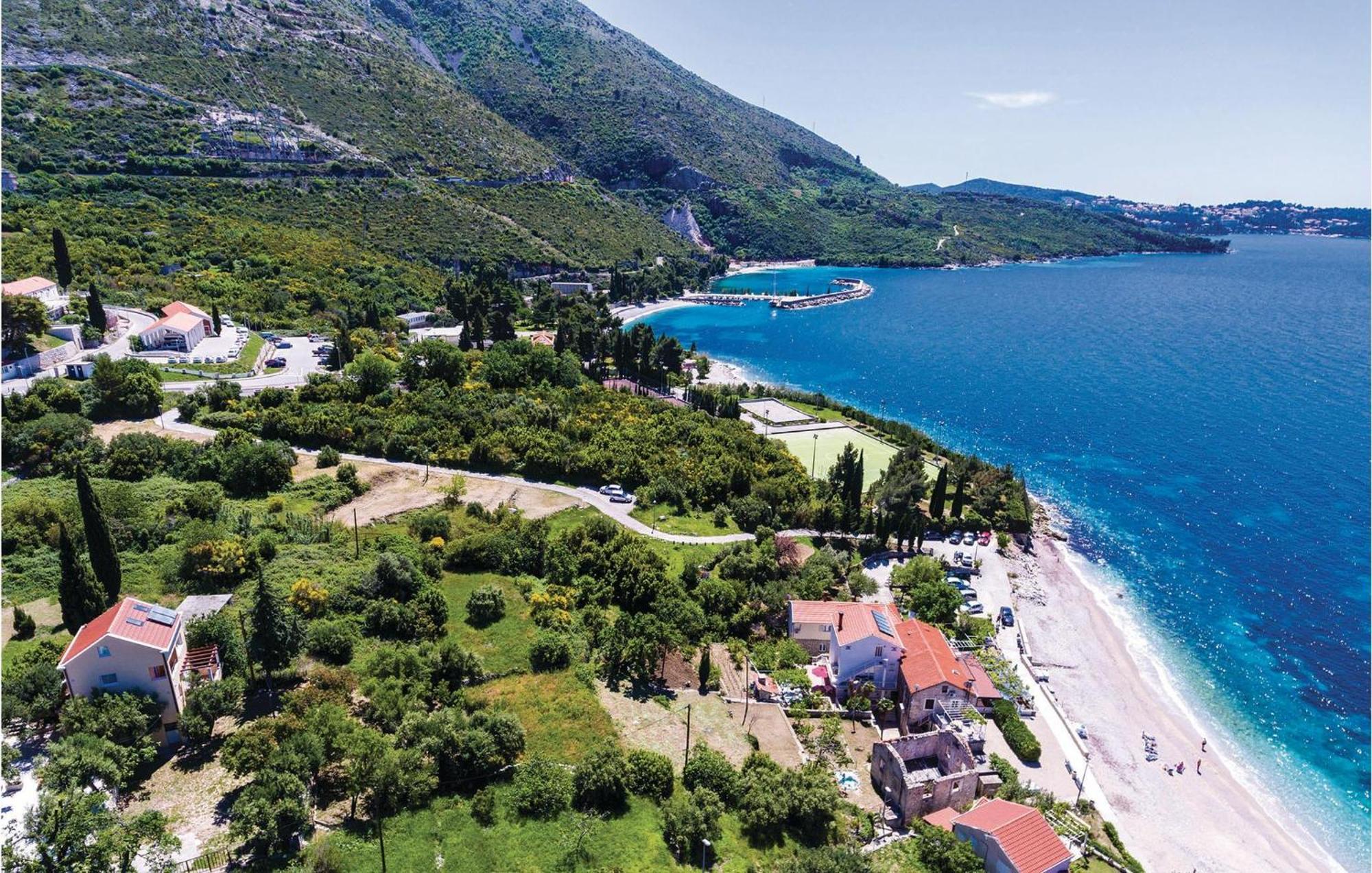 3 Bedroom Lovely Home In Plat Mlini Esterno foto