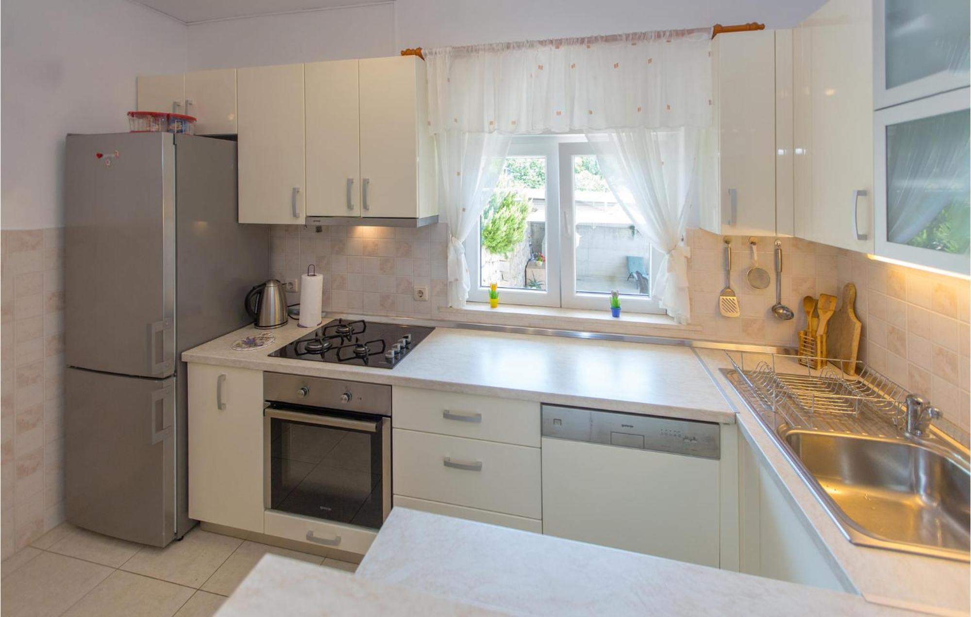 3 Bedroom Lovely Home In Plat Mlini Esterno foto